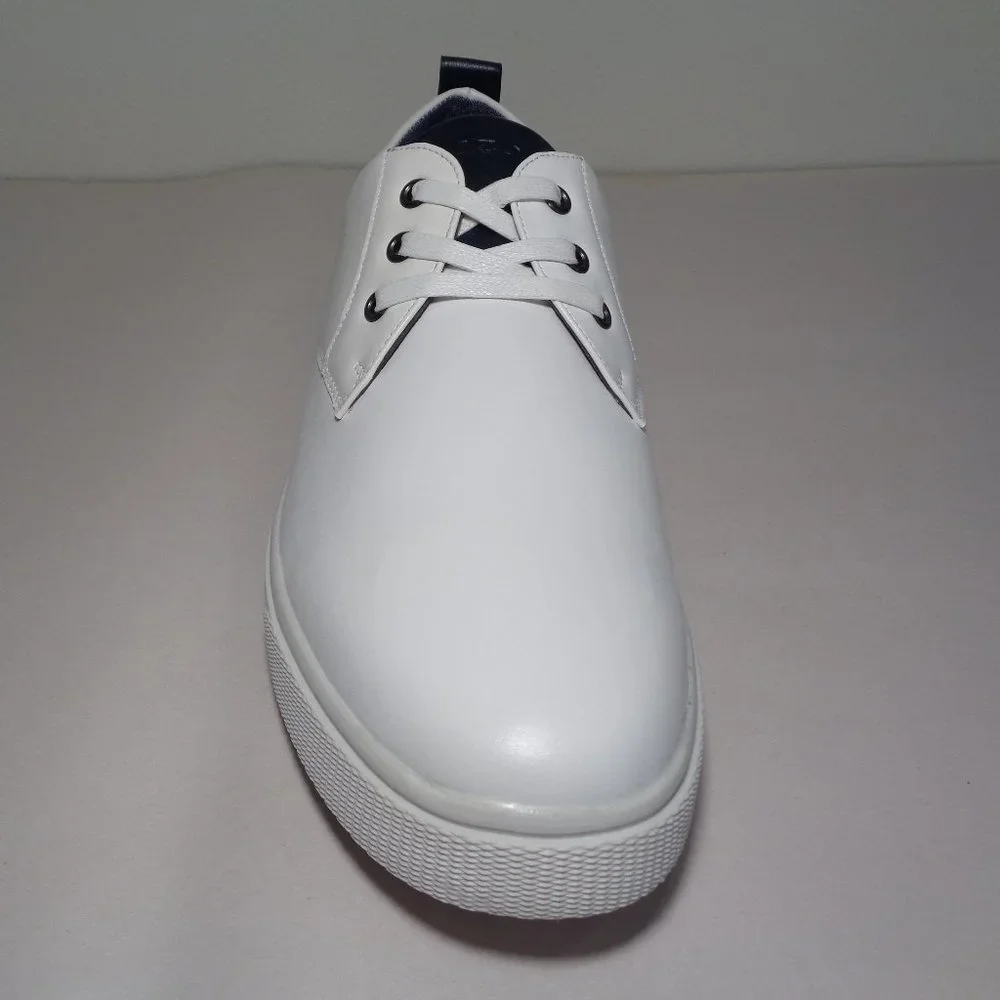 IZOD Size 11 M ISAAC White Sneakers New Men's Shoes